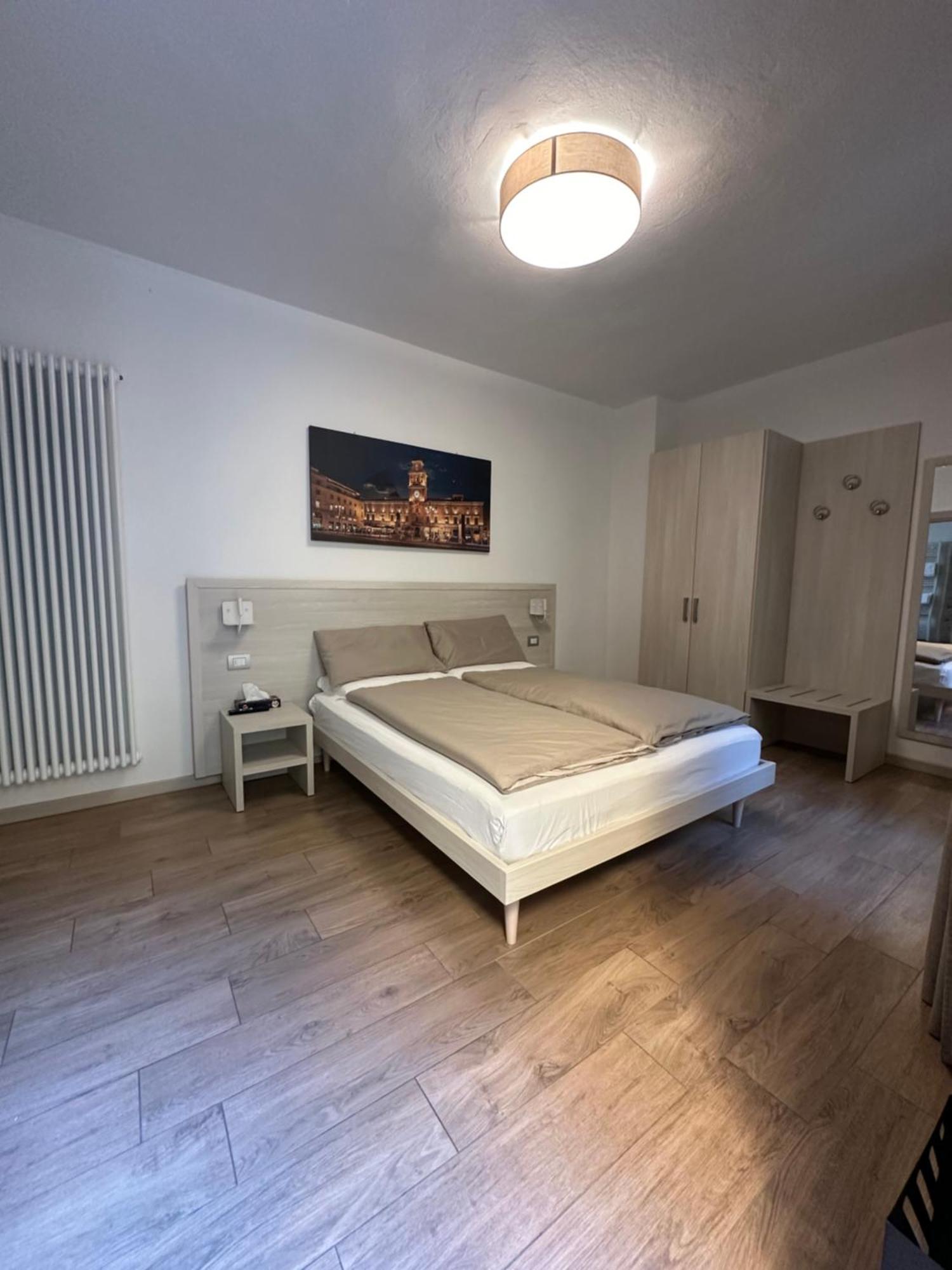 Residenza Pezzani Hotell Parma Exteriör bild